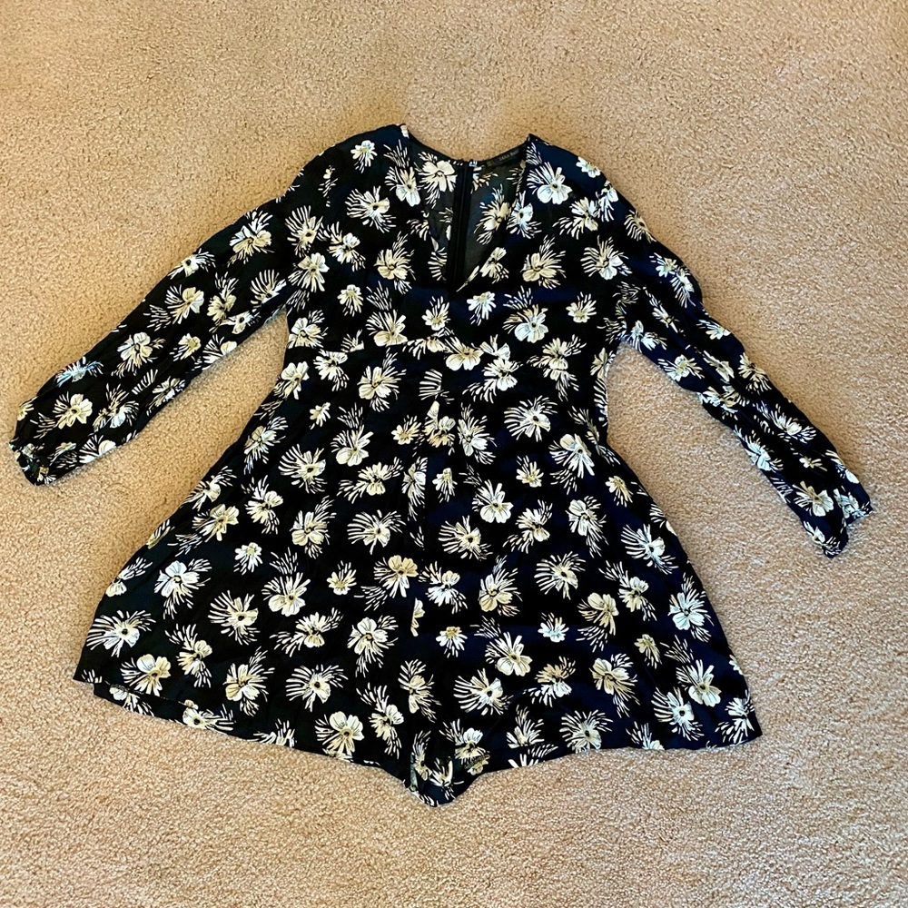 Euc Zara Basic Long Sleeve Flowy Daisy Print Flor… - image 1